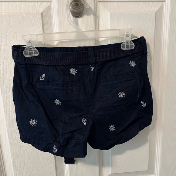 Old navy anchor shorts - Picture 2 of 2